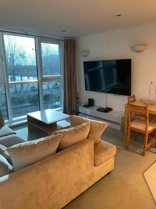 1 Bedroom Apartment Royal Docks London Exterior foto